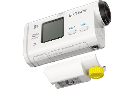 Die andere Seite der Sony HDR-AS100V hat keinerlei Bedienelemente. Auf der Vorderseite befinden sich das 170°-Objektiv und das Stereomikrofon. [Foto: Sony]