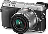 Die Panasonic Lumix DMC-GX7 verfügt über einen um 90 Grad nach oben klappbaren elektronischen Sucher mit 2,76 Millionen Bildpunkten Auflösung – damit hält sie aktuell den Rekord! [Foto: Panasonic]