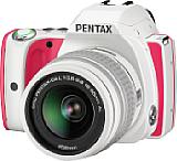 In Rot-Weiß soll die Pentax K-S1 an Strawberry Cake erinnern. [Foto: Ricoh]