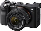 Sony Alpha 7C mit FE 28-60 mm F4-5.6. [Foto: Sony]