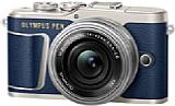 Ab sofort ist die Olympus Pen E-PL9 in der vierten Farbvariante Blau-Silber erhältlich. [Foto: Olympus]