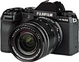 Die Fujifilm X-S20 ist relativ flach, aber sehr breit und bietet einen gut ausgeformten Handgriff. Das Gehäuse ist hochwertig verarbeitet, aber nicht Wettergeschützt. [Foto: MediaNord]