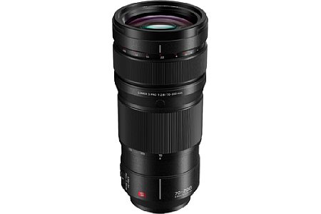 Panasonic Lumix S Pro 70-200mm F2.8 mit Stativschelle. [Foto: Panasonic]