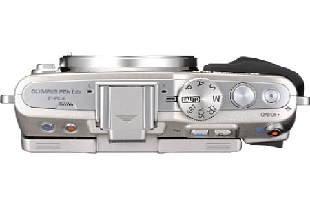 Olympus Pen E-PL5 mit 14-42 mm F3.5-5.6 II R (EZ-M1442-II R) [Foto: Olympus]