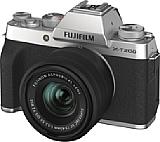 Die Fujifilm X-T200 wiegt 80 Gramm weniger als das Vorgängermodell und besitzt einen modernen 24-Megapixel-Sensor mit Kupfertechnologie, 4K30p-Videofunktion und vollflächigem Phasen-AF. [Foto: Fujifilm]