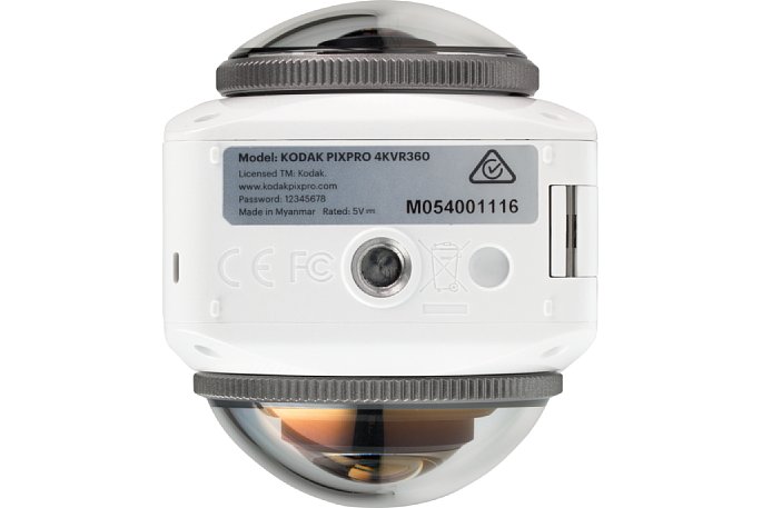 Bild Auf der Unterseite der Kodak PixPro 4KVR360 gibt es ein normales 1/4-Zoll-Kameragewinde mit Verdrehschutz ("Video-Pin"). [Foto: MediaNord]