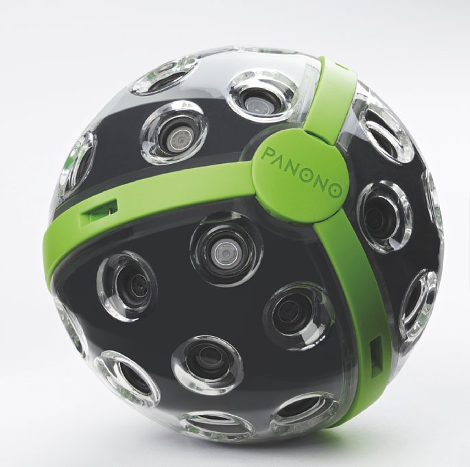Bild Die Panono-Ball-Kamera besitzt 36 Kameramodule, deren Bilder zu einem 108-Megapixel-Panorama zusammengesetzt werden. Unter der grünen Kappe sitzt der USB-Anschluss und ein Bajonett, in das du einen Stativ-Adapter oder einen Selfie-Stick einsetzen kannst. [Foto: Panono]