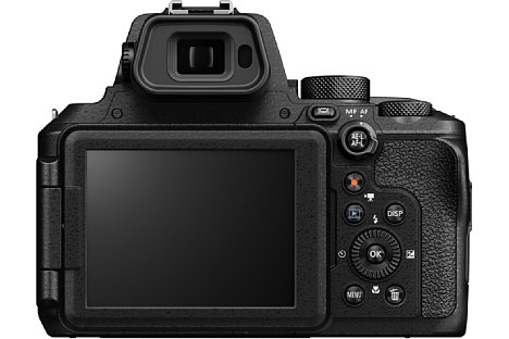 Bild Der elektronische Sucher der Nikon Coolpix P950 löst nun 2,36 Millionen Bildpunkte auf. Der rückwärtige 8,1cm-Bildschirm lässt sich zwar schwenken und drehen, es handelt sich jedoch nicht um einen Touchscreen. [Foto: Nikon]