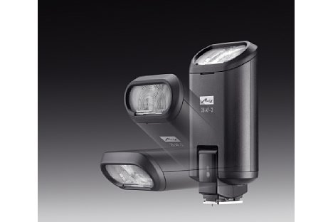 Metz Mecablitz 44 AF-2 digital Blitz für Canon inkl 4 AA Lithium Zubehörpaket 