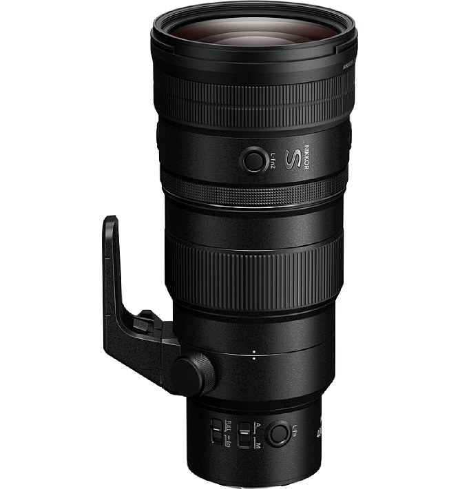 Bild Das Nikon Z 400 mm F4.5 VR S besitzt eine fest verbaute Stativschelle mit abnehmbaren Fuß. Zu den vielen Bedienelementen gehört auch eine Entfernungsspeichertaste. [Foto: Nikon]