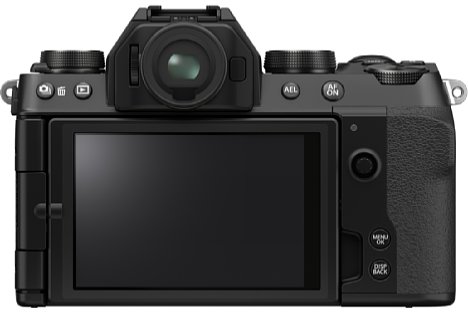 Bild Der Touchscreen der Fujifilm X-S10 ist dank eines Gelenks schwenk- und drehbar. [Foto: Fujifilm]