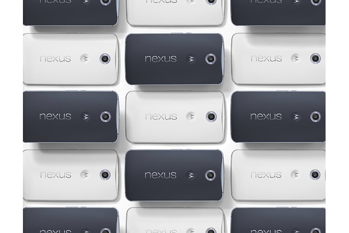 Bild Das Google Nexus 6 ist mit dunkelblauer oder weißer Rückseite erhältlich. [Foto: Google]