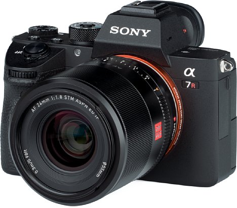 Bild Vom Design passen die Sony Alpha 7R III und das Viltrox AF 24 mm F1.8 sehr gut zusammen. [Foto: MediaNord]