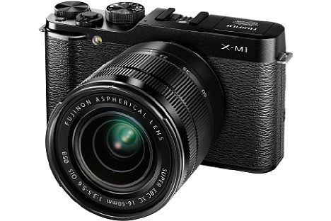Bild Die Fujifilm X-M1 (hier mit dem Objektiv XC 16-50 mm 3,5-5,6 OIS) wird in den Ausführungen Schwarz ... [Foto: Fujifilm]