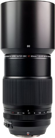 Bild Auch wenn das Fujifilm XF 80 mm F2.8 R LM OIS WR Macro nicht anfällig für Gegenlicht ist, wird eine ausgesprochen große Streulichtblende mitgeliefert. [Foto: MediaNord]