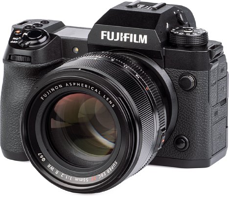 Bild Das Fujifilm XF 56 mm F1.2 R WR besitzt einen komplett neuen optischen Aufbau, der für höchste Bildqualität selbst bei den 40 Megapixeln Auflösung der X-H2 sorgen soll. Um die voll nutzen zu können, muss man dennoch mindestens auf F2,8 abblenden. [Foto: MediaNord]