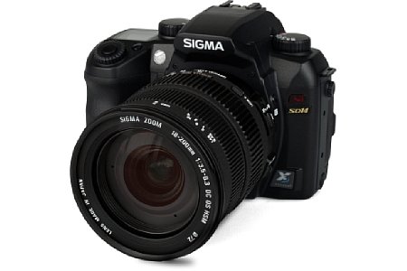 Sigma SD14 mit Sigma 3,5-6,3/18-200 mm DC OS Bundle [Foto: Medianord e.K.]