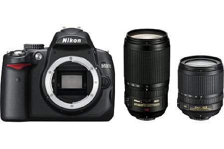Nikon D5000 mit 18-105 VR 70-300 VR [Foto: Nikon]
