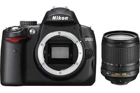 Nikon D5000 mit 18-105 VR [Foto: Nikon]