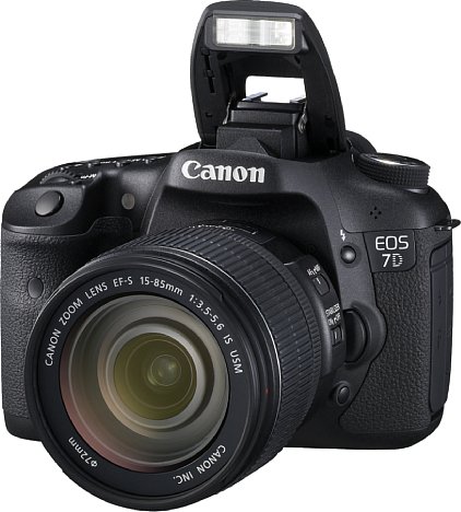 Bild Canon EOS 7D mit EF-S 15-85mm IS [Foto: Canon]