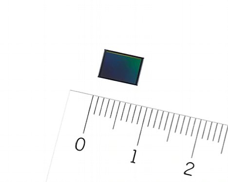 Bild Der neue BSI-CMOS-Sensor Sony IMX586 ist für Smartphones gedacht und löst bei einer Fläche von 6,4 mal 4,8 Millimeter (1/2"-Typ) stolze 48 Megpixel auf. [Foto: Sony]