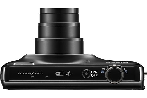 Bild Das Objektiv der Nikon Coolpix S810c hat ein 12-fach Zoom und deckt einen Kleinbildbrennweitenbereich von 25 bis 300 mm ab. Es besitzt einen optischen Bildstabilisator. [Foto: Nikon]
