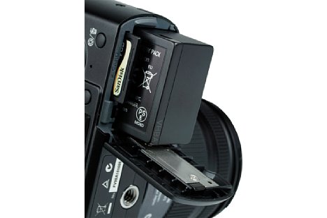 Bild Panasonic Lumix DMC-GF1, Batteriefach und Speicherkartenfach [Foto: MediaNord]