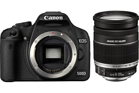 Canon EOS 500D mit 18-200mm IS [Foto: Canon]
