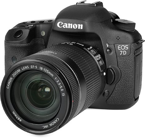 Bild Canon EOS 7D mit EF-S 18-135 mm 1:3.5-5.6 IS [Foto: MediaNord]