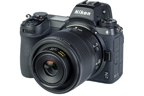 Bild Die Blende des Nikon Z MC 50 mm F2.8 besteht aus neun Lamellen und lässt sich im Bereich von 2 Meter bis unendlich auf F2,8 bis F22 einstellen. Mit geringer werdender Entfernung sinkt die Öffnung auf bis zu F5,6 an der Naheinstellgrenze. [Foto: MediaNord]