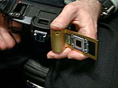 Bild Imagek EFS-1 ''Digitale Filmpatrone'' Prototyp auf der Photokina 98 [Foto: MediaNord] [Foto: Foto: MediaNord]