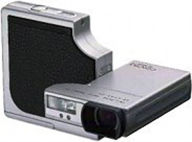 Contax SL300R T* als "Luxus-Variante" der Kyocera Finecam SL300R