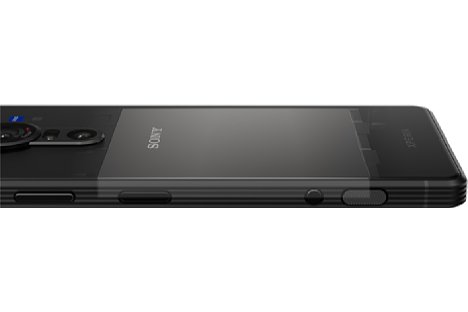 Bild Das Sony Xperia Pro-I ist mit einem 4.500 mAh großen Akku ausgestattet, der mit 30 W in 30 Minuten auf 50 % geladen werden kann. [Foto: Sony]