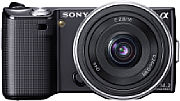 Sony NEX-5 mit 16 mm 2.8 Objektiv [Foto: Sony]