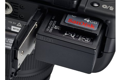 Bild Panasonic Lumix DMC-G2 Speicherkartenfach und Batteriefach [Foto: MediaNord]