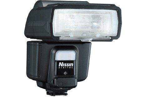 Bild Zusätzlich zum Leitzahl 60 starken 24-200mm-Zoomreflektor besitzt der Nissin i60A über eine 2 LED starke Videoleuchte, die auch als Foto-Dauerlicht verwendet werden kann. [Foto: Nissin]