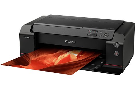 Bild Der Canon ImagePrograf Pro-1000 eignet sich aufgrund seiner relativ kompakten Abmessungen ideal für den Einsatz als Desktop-Drucker. [Foto: Canon]