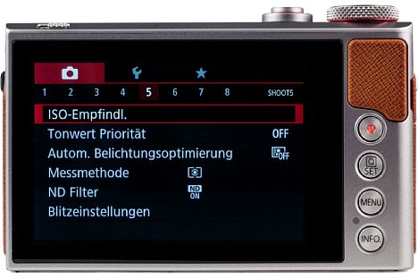 Bild Die Rückseite der PowerShot G9 X Mark II wird von dem 3"-Touchscreen dominiert, mit dem der Fotograf Hauptsächlich Einstellungsparameter ändert. [Foto: MediaNord]