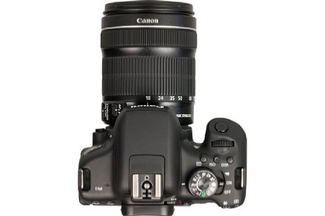 Bild Das Programmwählrad der Canon EOS 750D sitzt auf der rechten Schulter und kommt dank der festen Rastung ohne Arretierungsknopf aus. [Foto: MediaNord]