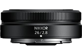 Bild Lediglich 23,5 mm misst das Nikon Z 26 mm F2.8 in der Länge, sein Gewicht ist mit 125 g sehr gering. [Foto: Nikon]