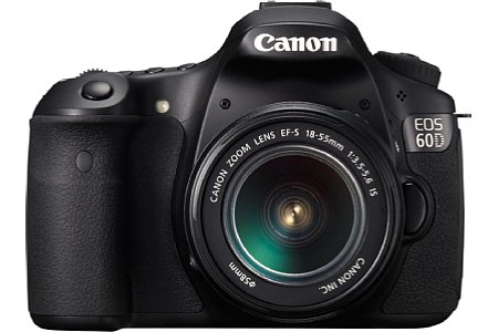 Canon EOS 60D mit EF-S 18-55 mm IS [Foto: Canon]