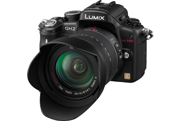 Bild Panasonic Lumix DMC-GH2 mit G Vario 1:4-5.8 14-140 mm [Foto: Panasonic]