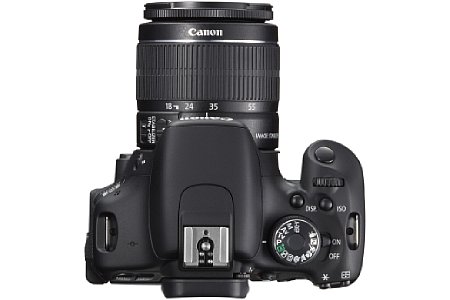 Canon EOS 600D mit EF-S 18-55 mm IS II [Foto: Canon]