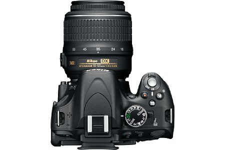 Nikon D5100 mit 18-55 mm 1:3.5-6.6 G VR [Foto: Nikon]