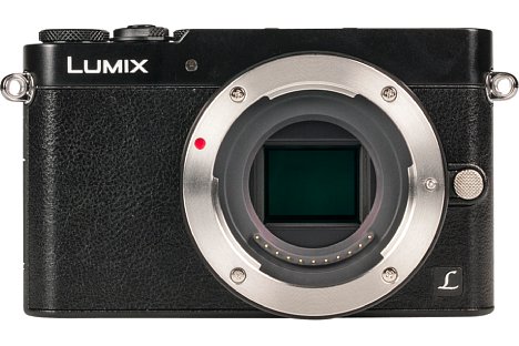 Bild Die GM5 ist eine waschechte Systemkamera, die jedes Objektiv nach dem Micro-Four-Third-Standard aufnimmt. [Foto: MediaNord]