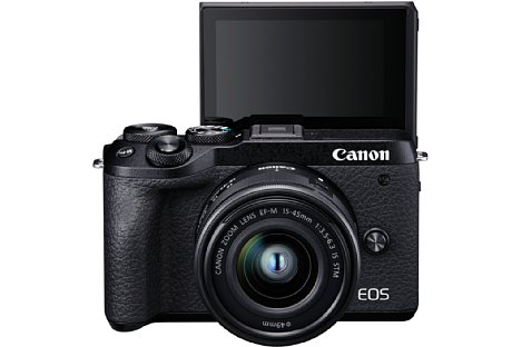 Bild Für Selfies kann der Touchscreen der Canon EOS M6 Mark II um 180 Grad nach oben geklappt werden. [Foto: Canon]