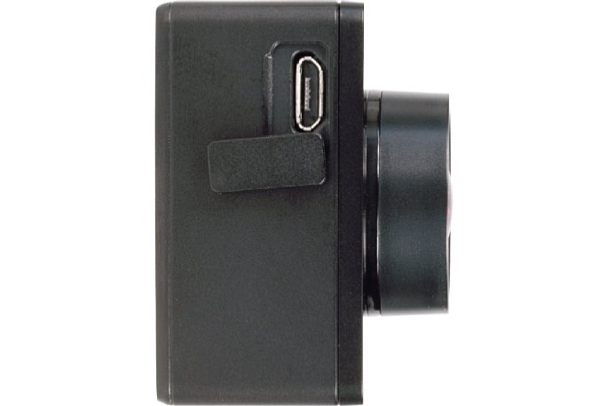 Bild Der USB-Anschluss ist die einzige Buchse der Yi 4K Action Camera und sitzt gut geschützt hinter einer unverlierbaren Abdeckung. Über ein optionales Adapterkabel und eine Umschaltung im Menü, kann dort theoretisch auch ein Videosignal entnommen werden. [Foto: MediaNord]