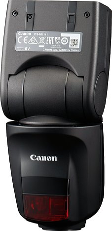 Bild Der Canon Speedlite 470EX-AI ist der erste Systemblitz mit automatischem Schwenkreflektor für optimale Ausleuchtung des Motivs. [Foto: Canon]
