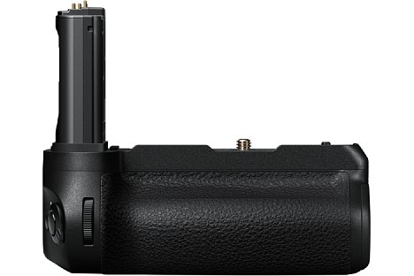 Bild Der neue Batteriegriff Nikon MB-N11 passt sowohl an die Nikon Z 6II als auch an die Z 7II. Dank zwei Akkus wird eine etwa 1,9-fache Laufzeit erreicht, zahlreiche Bedienelemente sorgen auch im Hochformat für eine gute Ergonomie. [Foto: Nikon]