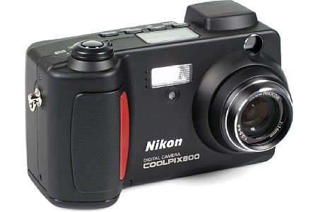 Digitalkamera Nikon Coolpix 800 [Foto: MediaNord]